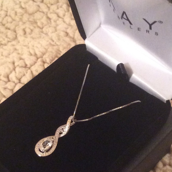 💗 Kay Jewelers White Sapphire Necklace - Picture 6 of 6